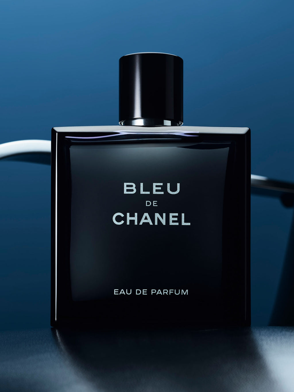Perfume Bleu de Chanel Paris masculino aromático amaderado duración 4-6 horas