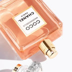Perfume Coco Mademoiselle femenino oriental floral con notas de ámbar, rosa y jazmín