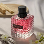 Perfume Valentino Donna Born in Roma femenino floral vainilla jazmín cachemira duración 4-6 horas